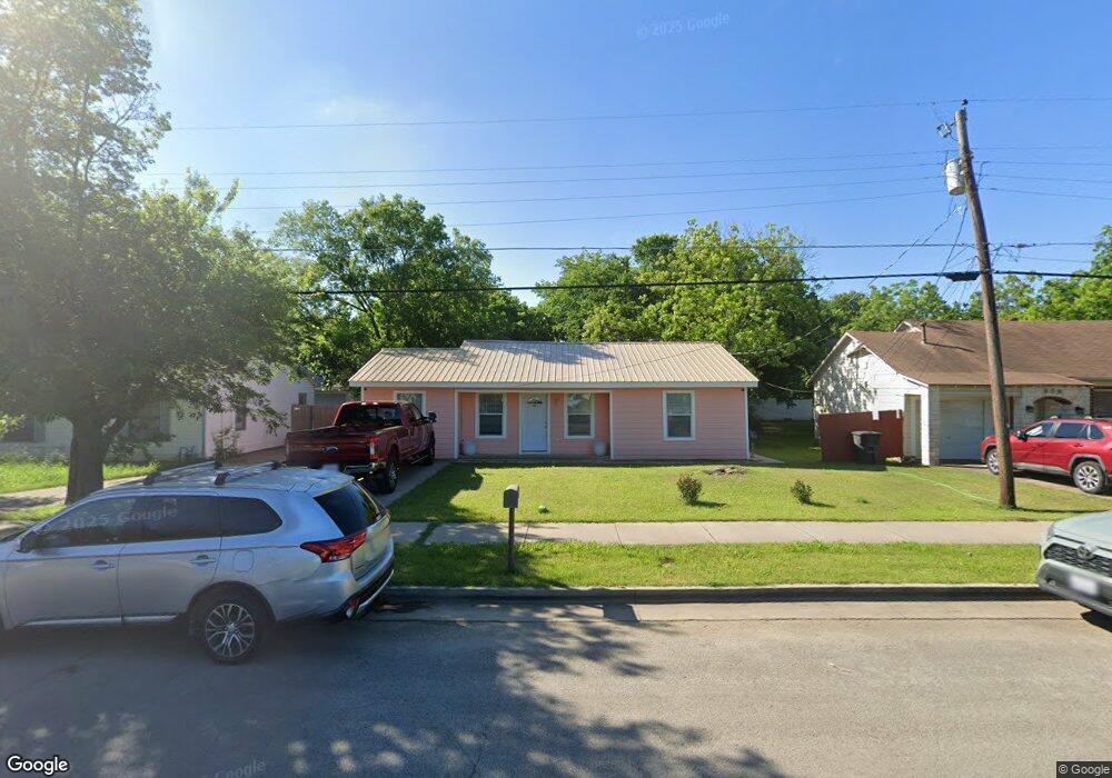 907 Poindexter Ave, Cleburne, TX 76033 - photo 1
