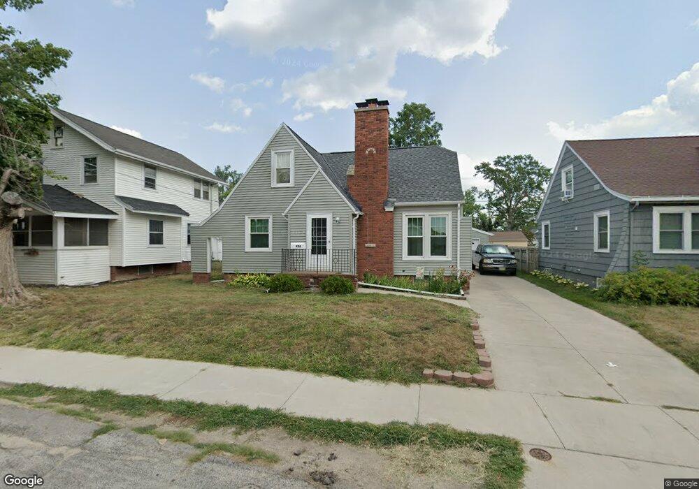 428 26th St SE, Cedar Rapids, IA 52403 - photo 1