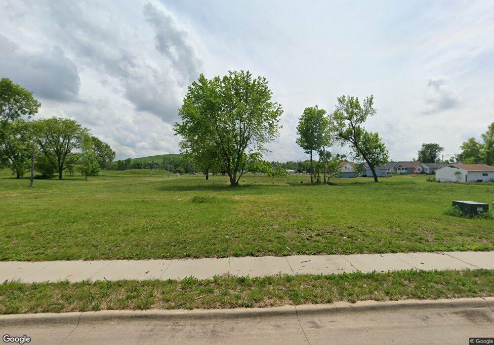 74 18th Ave SW, Cedar Rapids, IA 52404 - photo 1