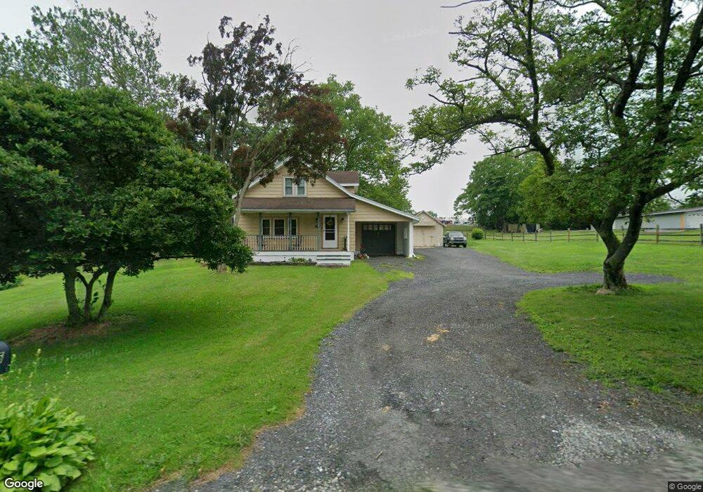 435 Monocacy Dr, Bath, PA 18014 - photo 1