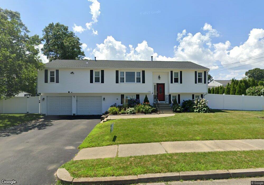 136 Wilde Field Dr, Warwick, RI 02889 - photo 1