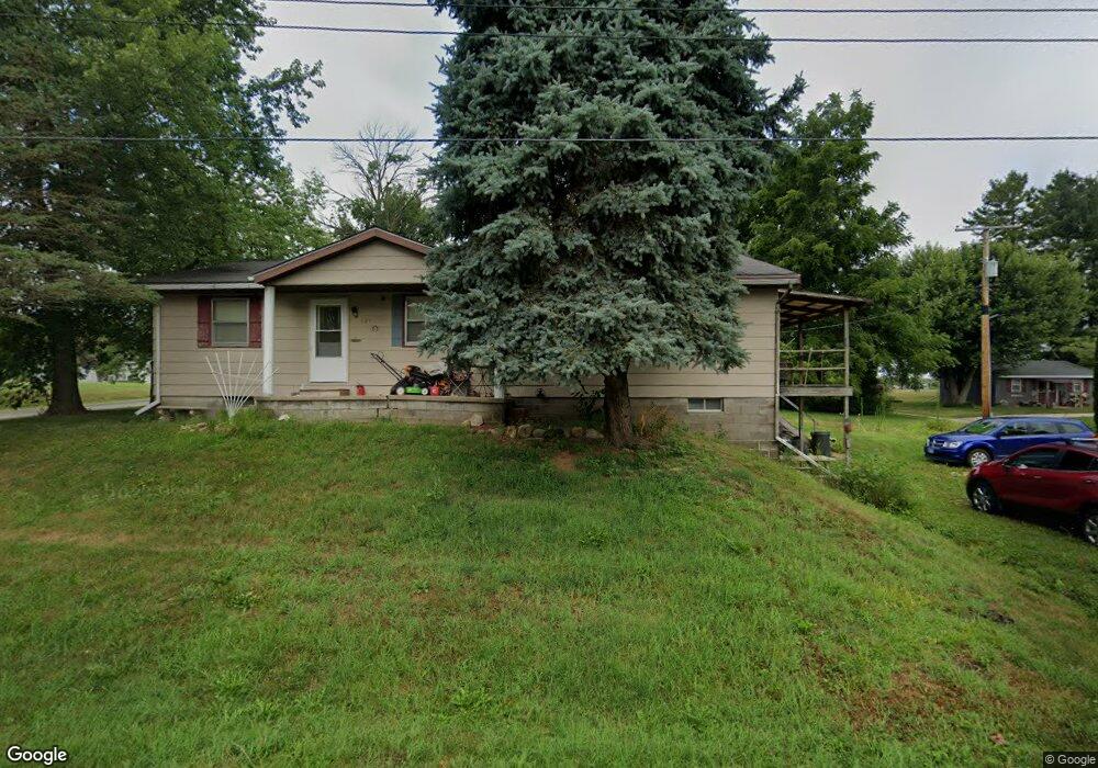 121 N Pitt St, Virginia, IL 62691 - photo 1