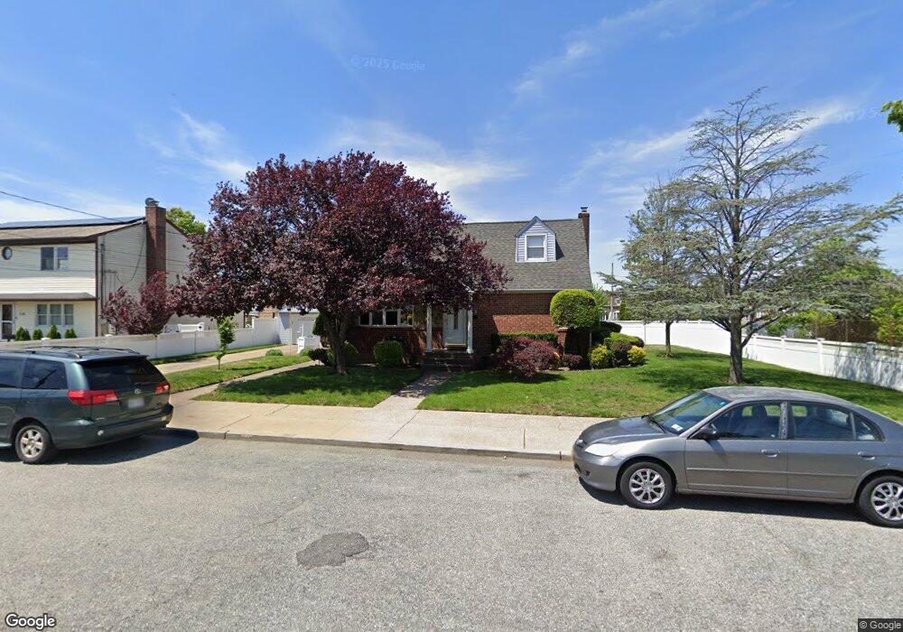 128 Rule St, Franklin Square, NY 11010 - photo 1