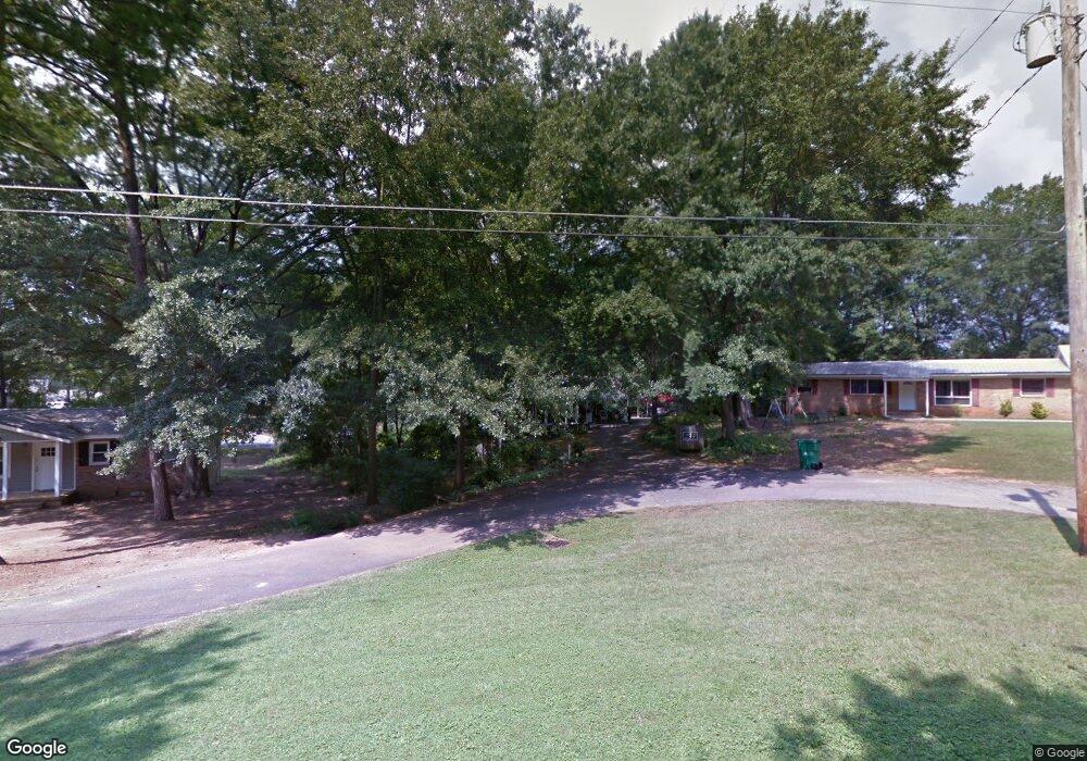 233 Orchard Cir, Commerce, GA 30529 - photo 1