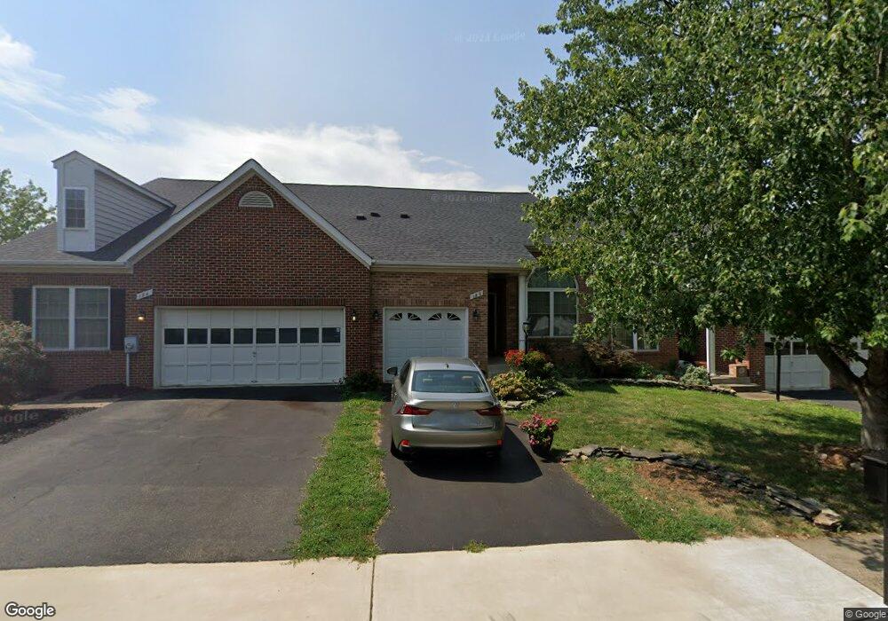 186 N View Cir, Warrenton, VA 20186 - photo 1