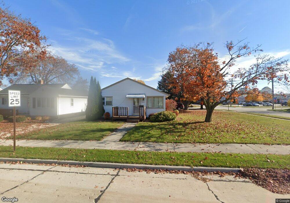 1427 S 31st St, Manitowoc, WI 54220 - photo 1