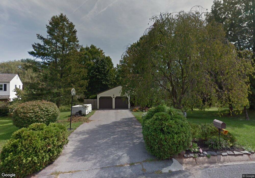 1137 Grandview Cir, Pottstown, PA 19465 - photo 1