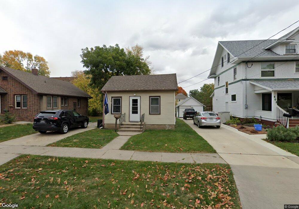 402 W 2 St S, Newton, IA 50208 - photo 1