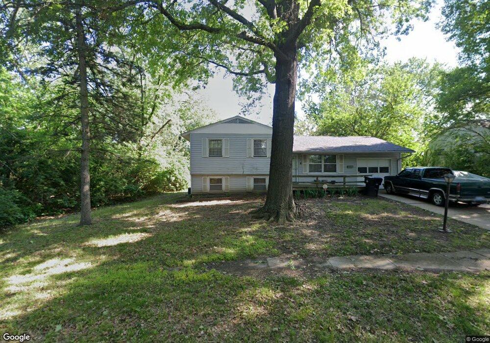 101 SW 40th Terrace, Topeka, KS 66609 - photo 1