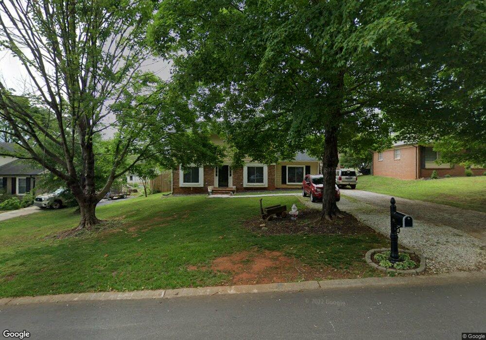 629 Colonial Dr, Statesville, NC 28625 - photo 1