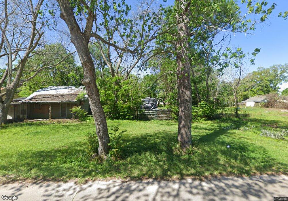 1312 Avenue I, Bay City, TX 77414 - photo 1