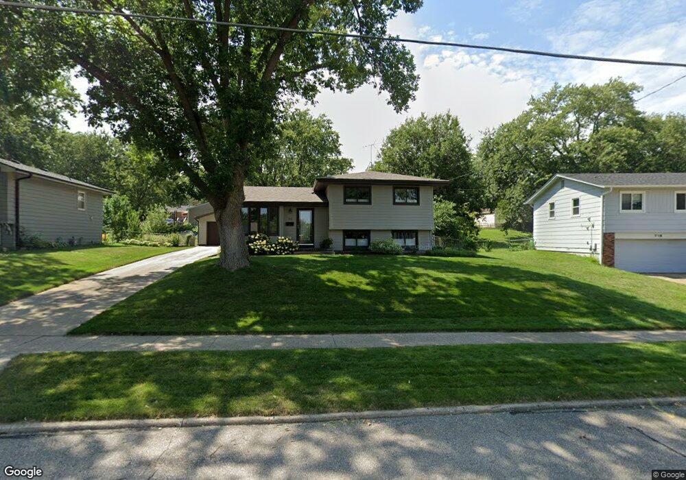 712 33rd St, West Des Moines, IA 50265 - photo 1