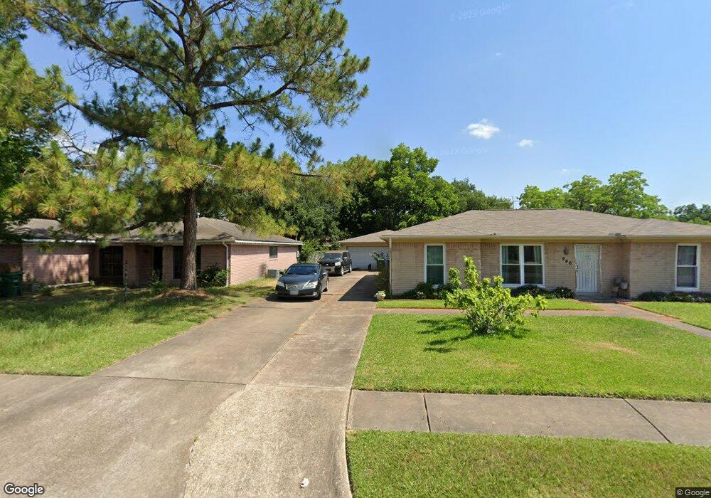948 W Bertrand St, Houston, TX 77088 - photo 1