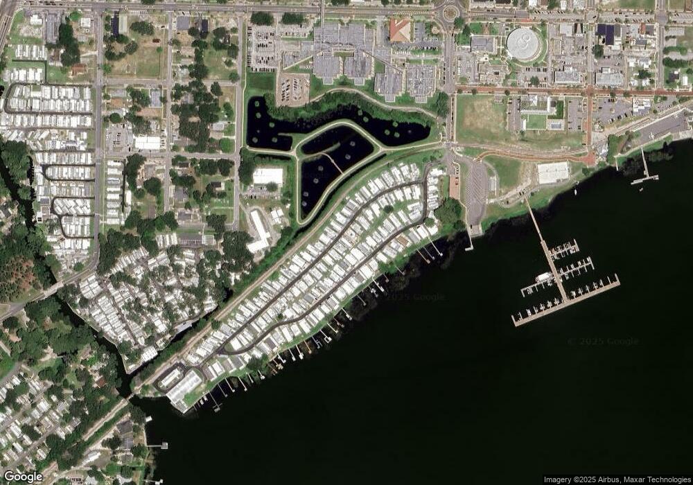 549 Marina Ln, Tavares, FL 32778 - photo 1