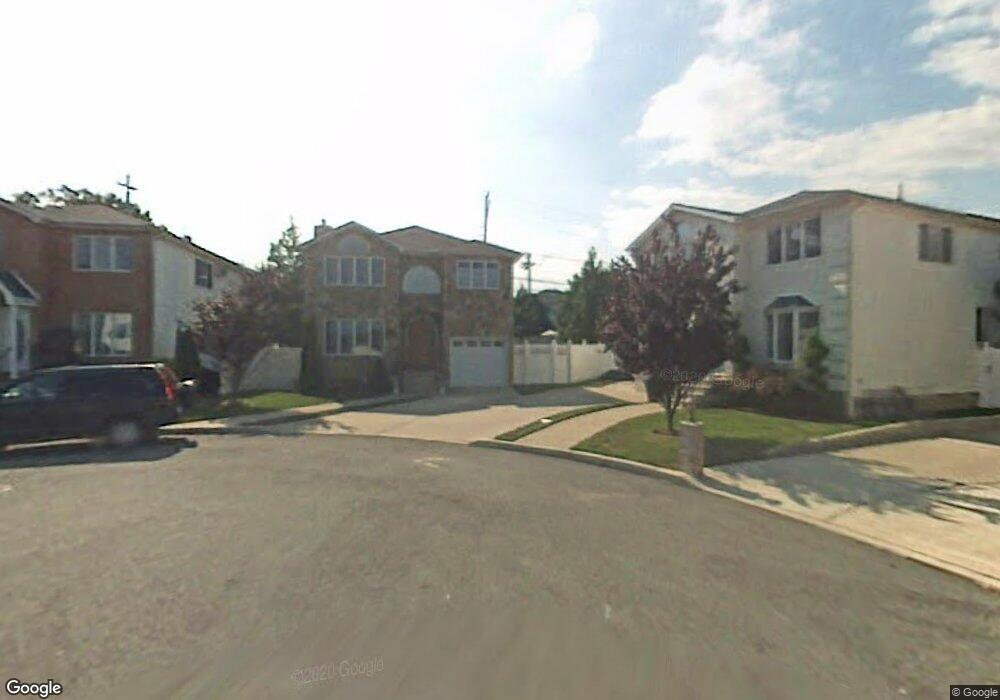 25 Lynbrook Ct, Staten Island, NY 10309 - photo 1