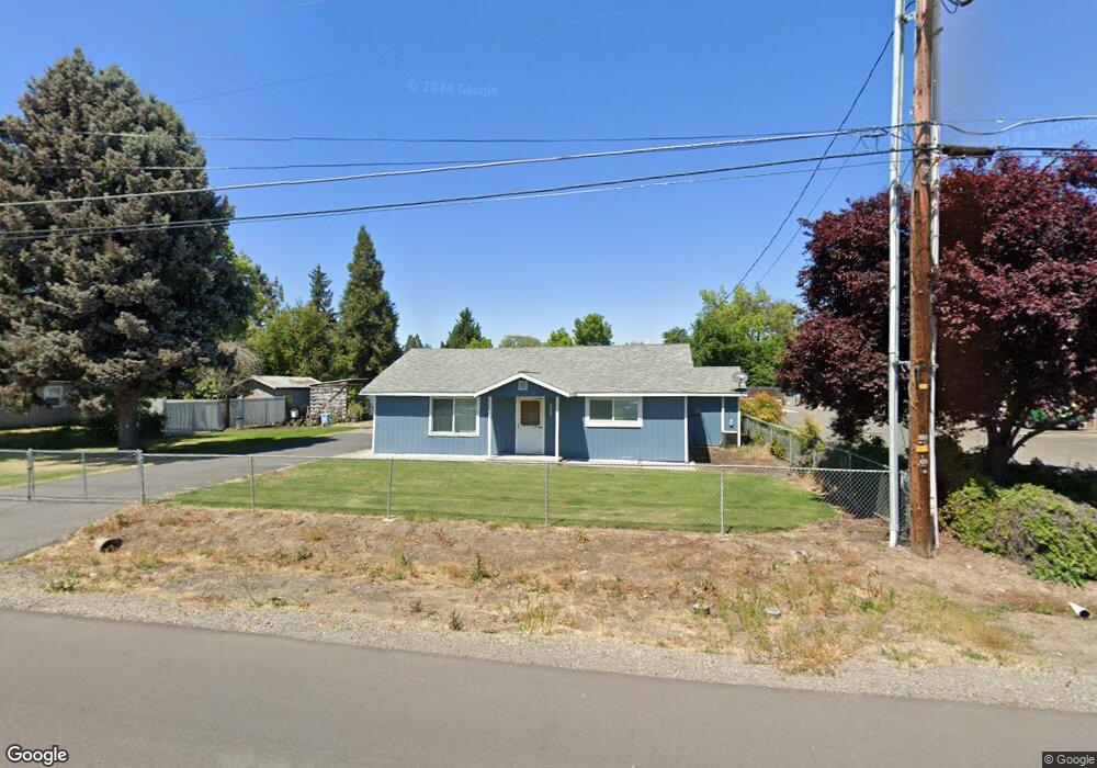 895 Lawnsdale Rd, Medford, OR 97504 - photo 1