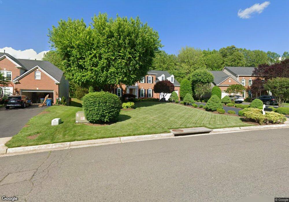 4877 Annamohr Dr, Fairfax, VA 22030 - photo 1