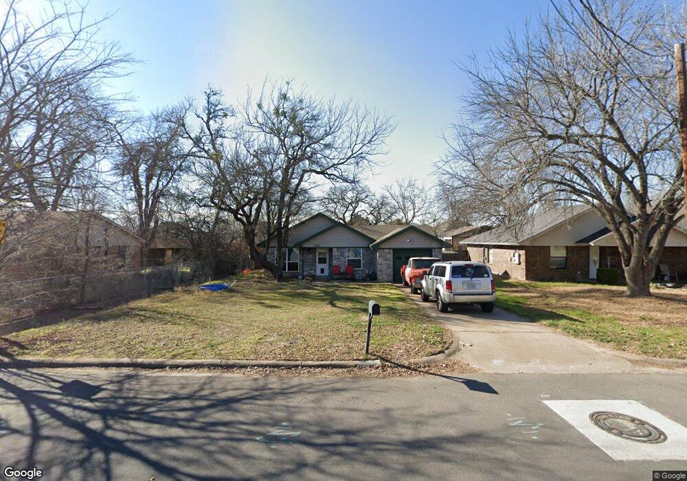 220 Cherry St, Weatherford, TX 76086 - photo 1