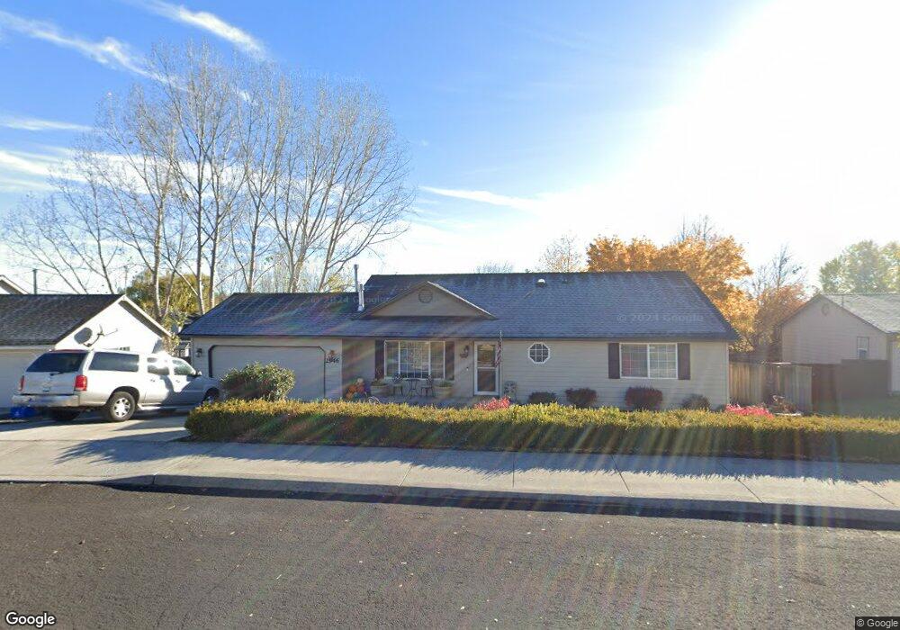 2946 SW Volcano Cir, Redmond, OR 97756 - photo 1