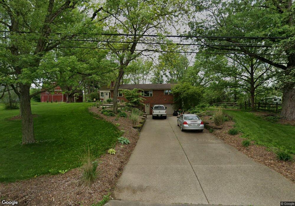 533 Sundust Rd, Eighty Four, PA 15330 - photo 1