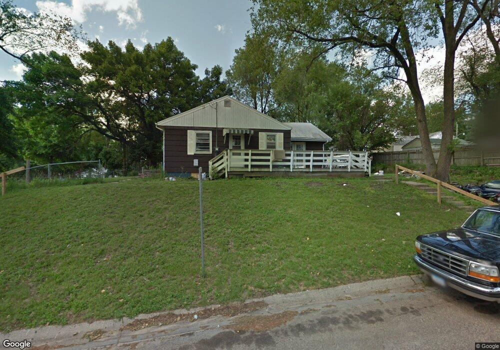 1253 E 33rd St, Des Moines, IA 50317 - photo 1