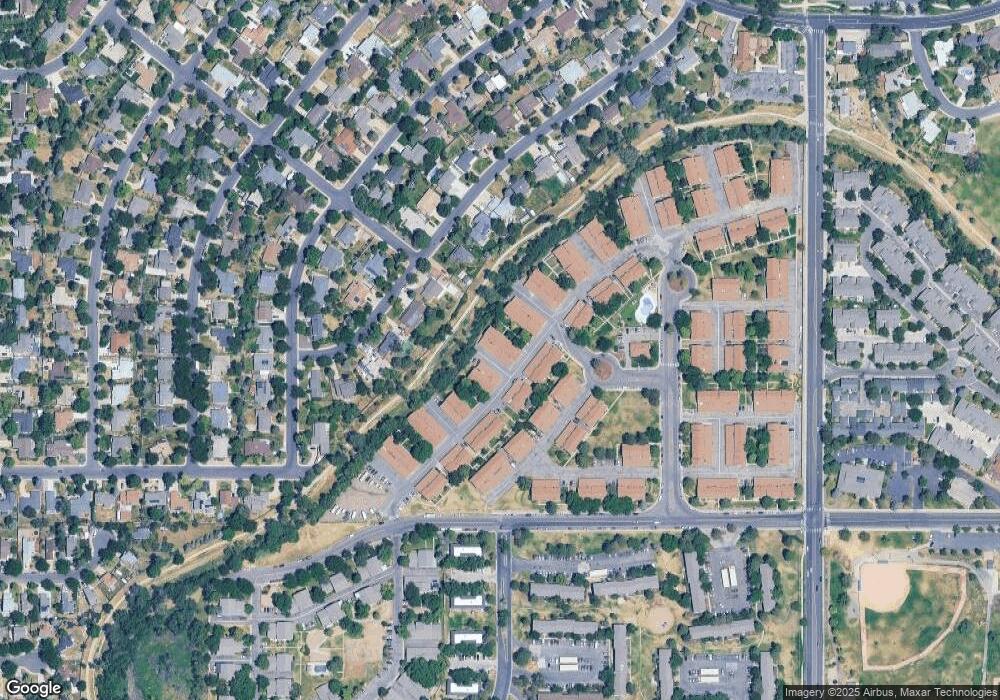 11817 E Canal Dr, Aurora, CO 80011 - photo 1