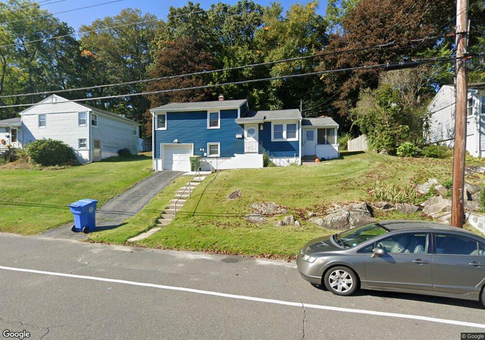 116 Longmeadow Dr, Waterbury, CT 06706 - photo 1