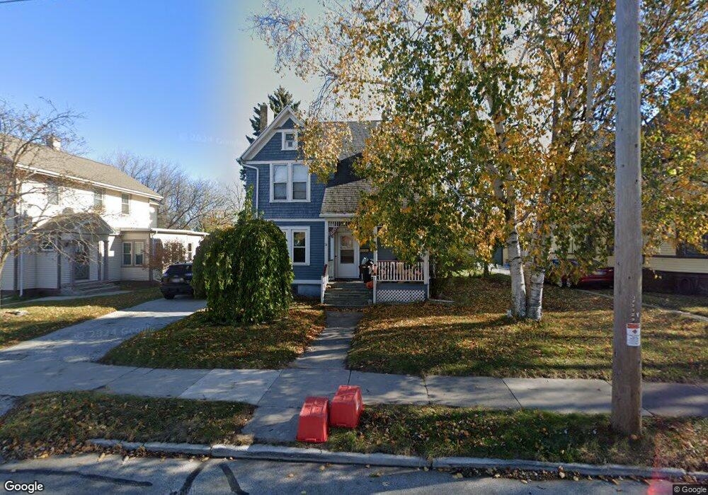 711 N 8th St, Manitowoc, WI 54220 - photo 1