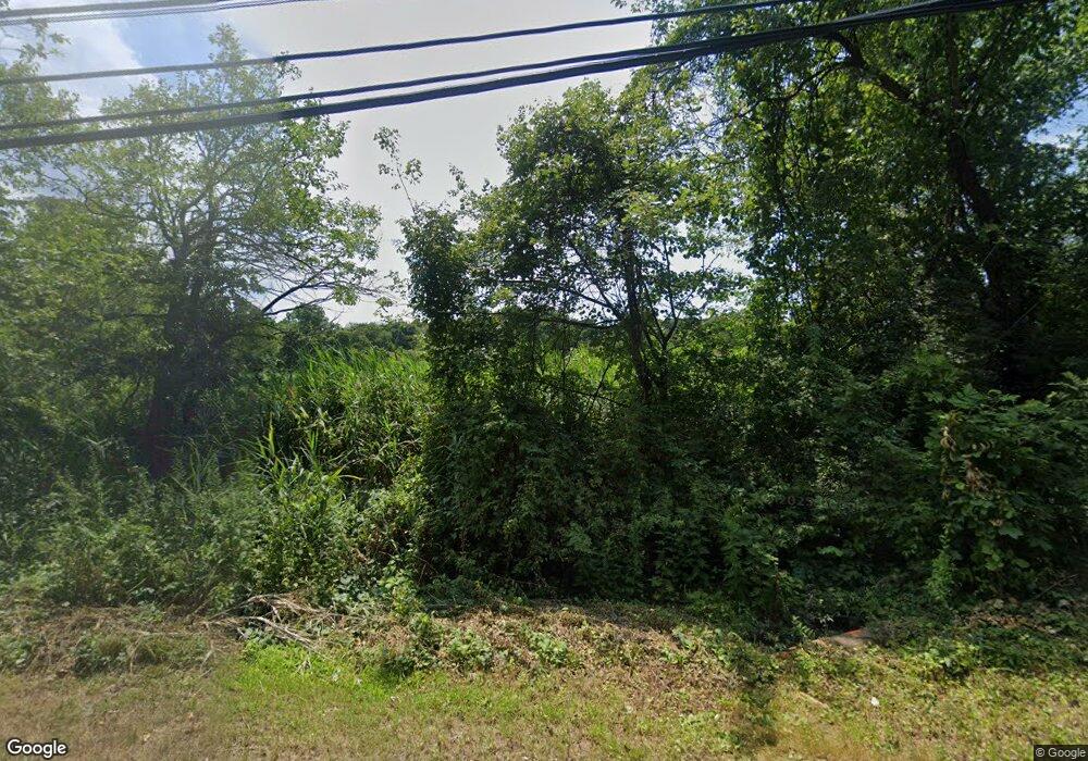 195 Sands Point Rd, Port Washington, NY 11050 - photo 1