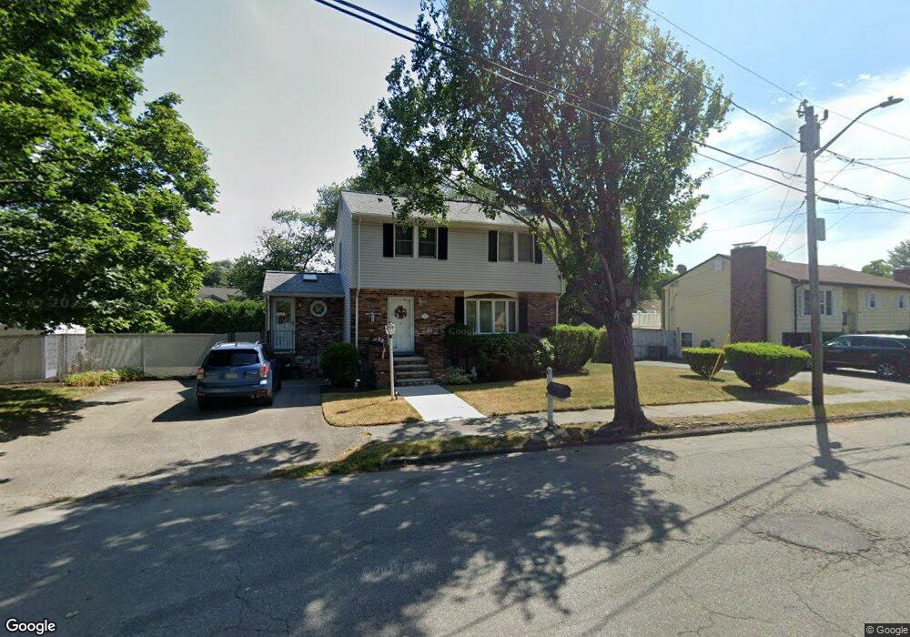 4 Pemberly Dr, Saugus, MA 01906 - photo 1