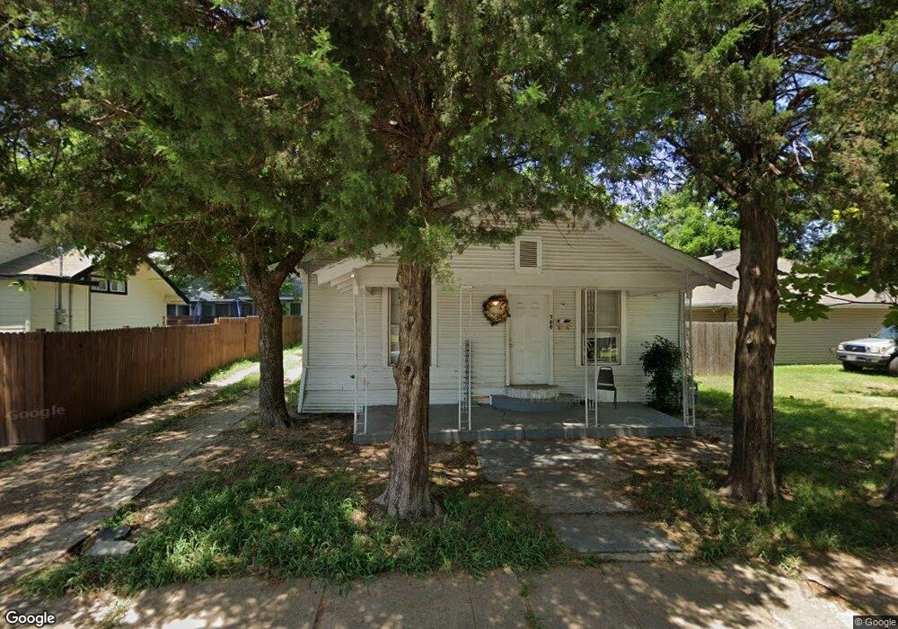 709 Willow St, Bonham, TX 75418 - photo 1