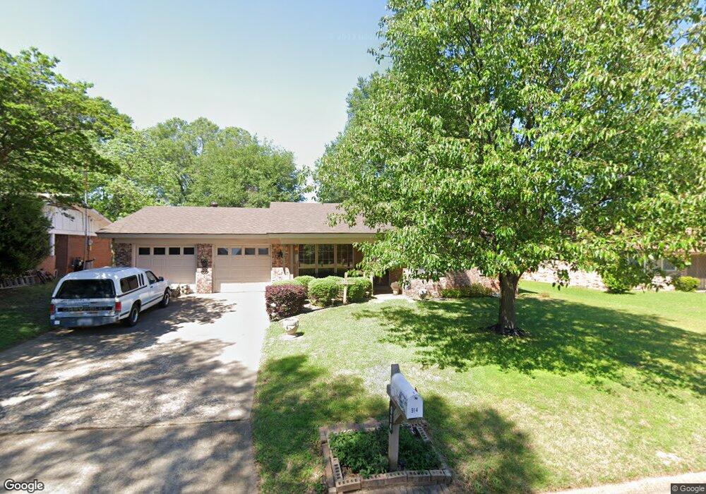 914 Japonica Dr, Wake Village, TX 75501 - photo 1