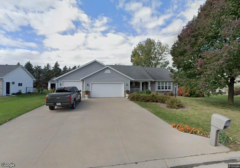 N9333 Snapdragon Ln, Appleton, WI 54915 - photo 1