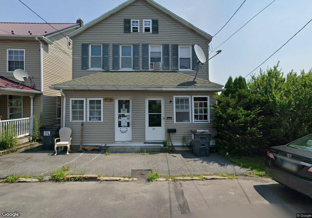 201 Washington St, Freeland, PA 18224 - photo 1