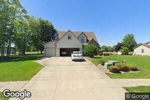 5290 Skye Dr, New Middletown, OH 44442