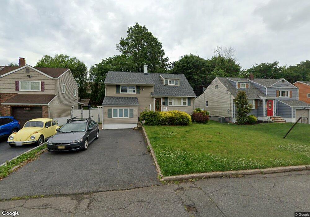 198 Mcfarlane Rd, Colonia, NJ 07067 - photo 1