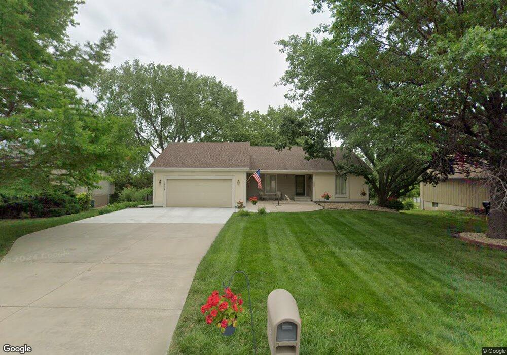 3908 SW Nottingham Rd, Topeka, KS 66610 - photo 1