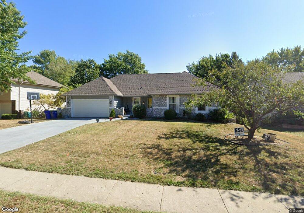 6605 Hallet St, Shawnee, KS 66216 - photo 1