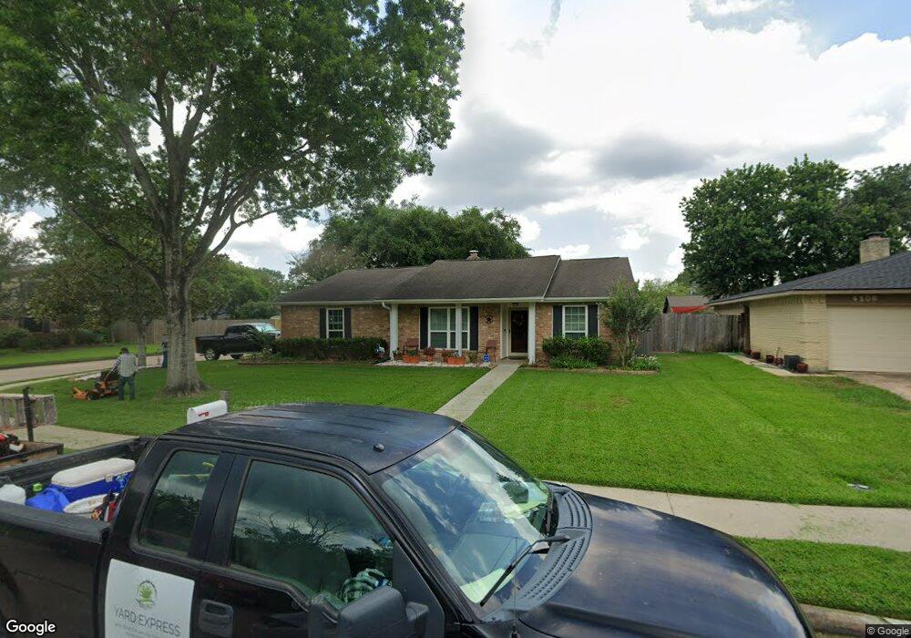 4110 Lucian Ln, Friendswood, TX 77546 - photo 1