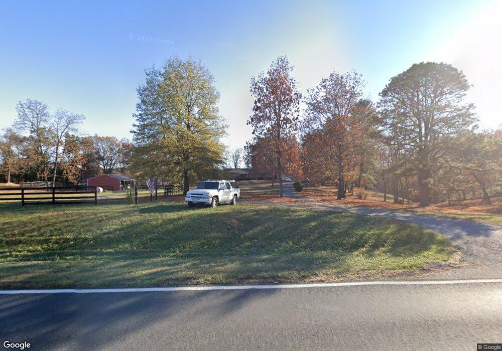 541 Hermitage Rd, Staunton, VA 24401 - photo 1