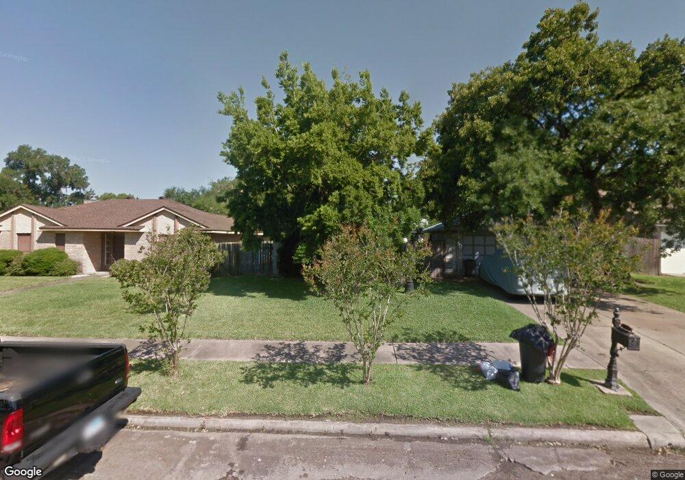 5330 Bulen Ave, Friendswood, TX 77546 - photo 1