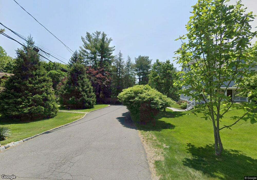 4 Cobblestone Rd, Greenwich, CT 06831 - photo 1