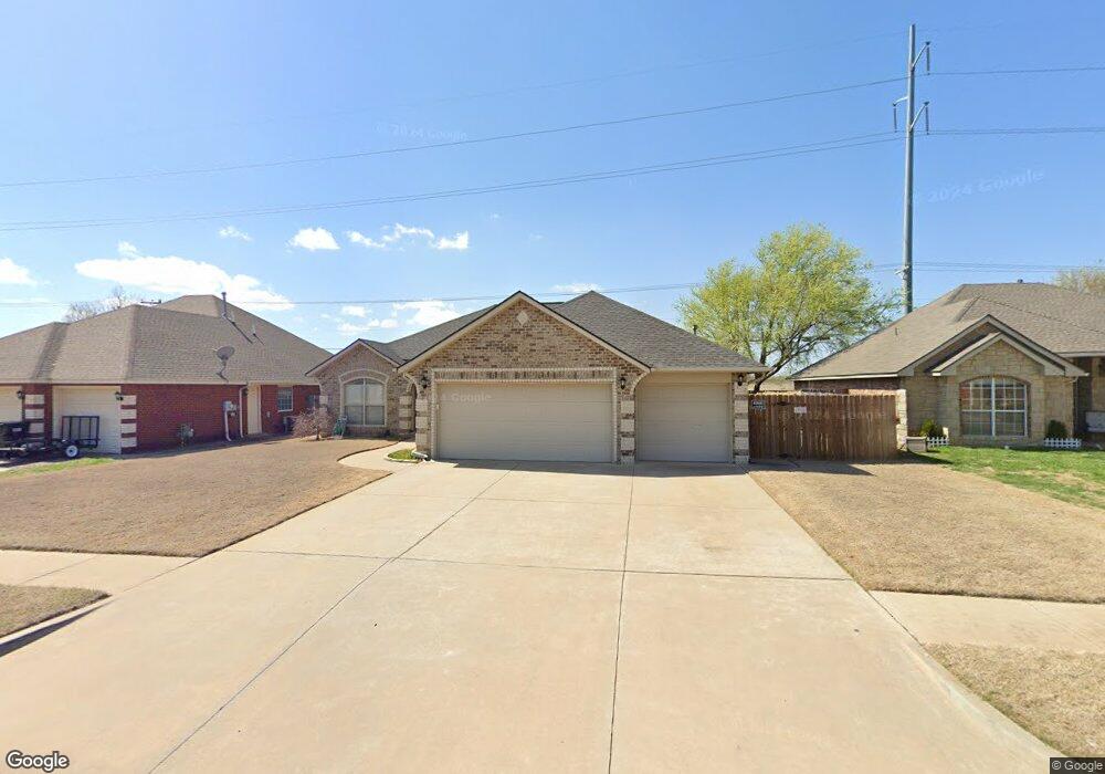 2505 Thomas Dr, Moore, OK 73160 - photo 1