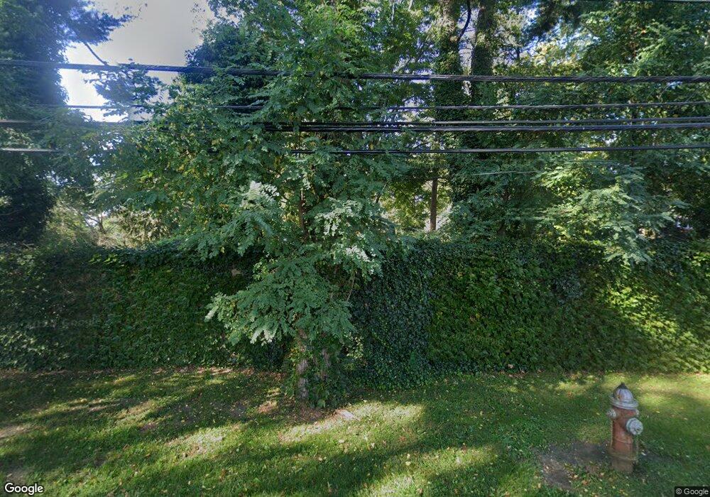 265 Duck Pond Rd, Glen Cove, NY 11542 - photo 1