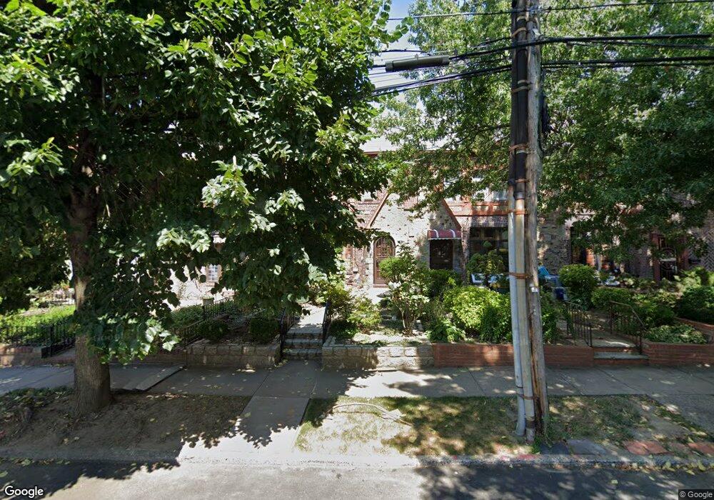 14811 Willets Point Blvd, Whitestone, NY 11357 - photo 1