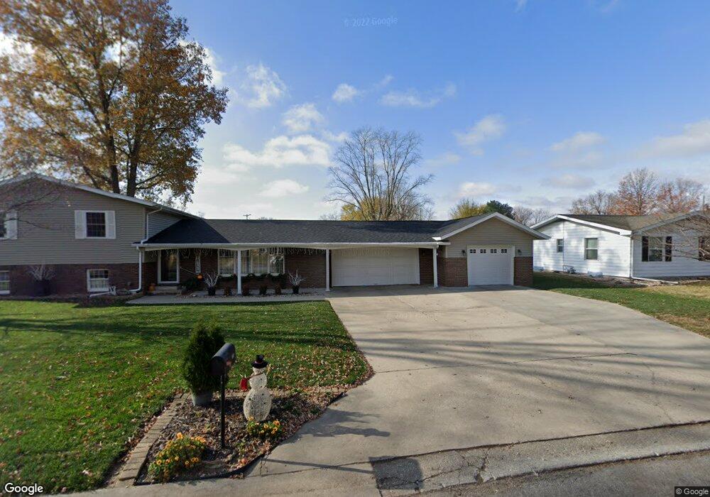 1001 N Wenthe Dr, Effingham, IL 62401 - photo 1