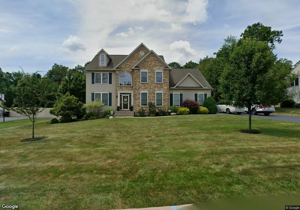1028 Woodberry Dr, Mountain Top, PA 18707 - photo 1