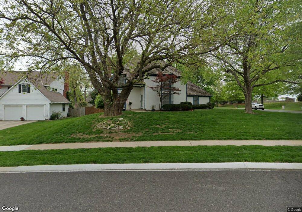 8529 Bradshaw St, Lenexa, KS 66215 - photo 1