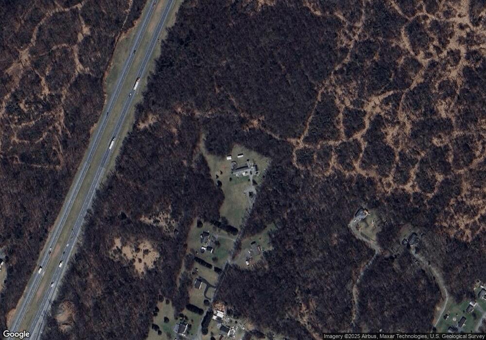 225 Peach Tree Ln, Bunker Hill, WV 25413 - photo 1