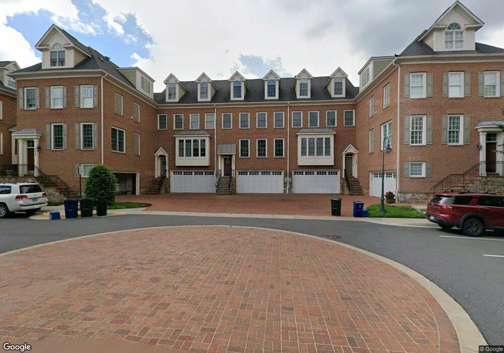10691 Yorktown Ct, Fairfax, VA 22030 - photo 1
